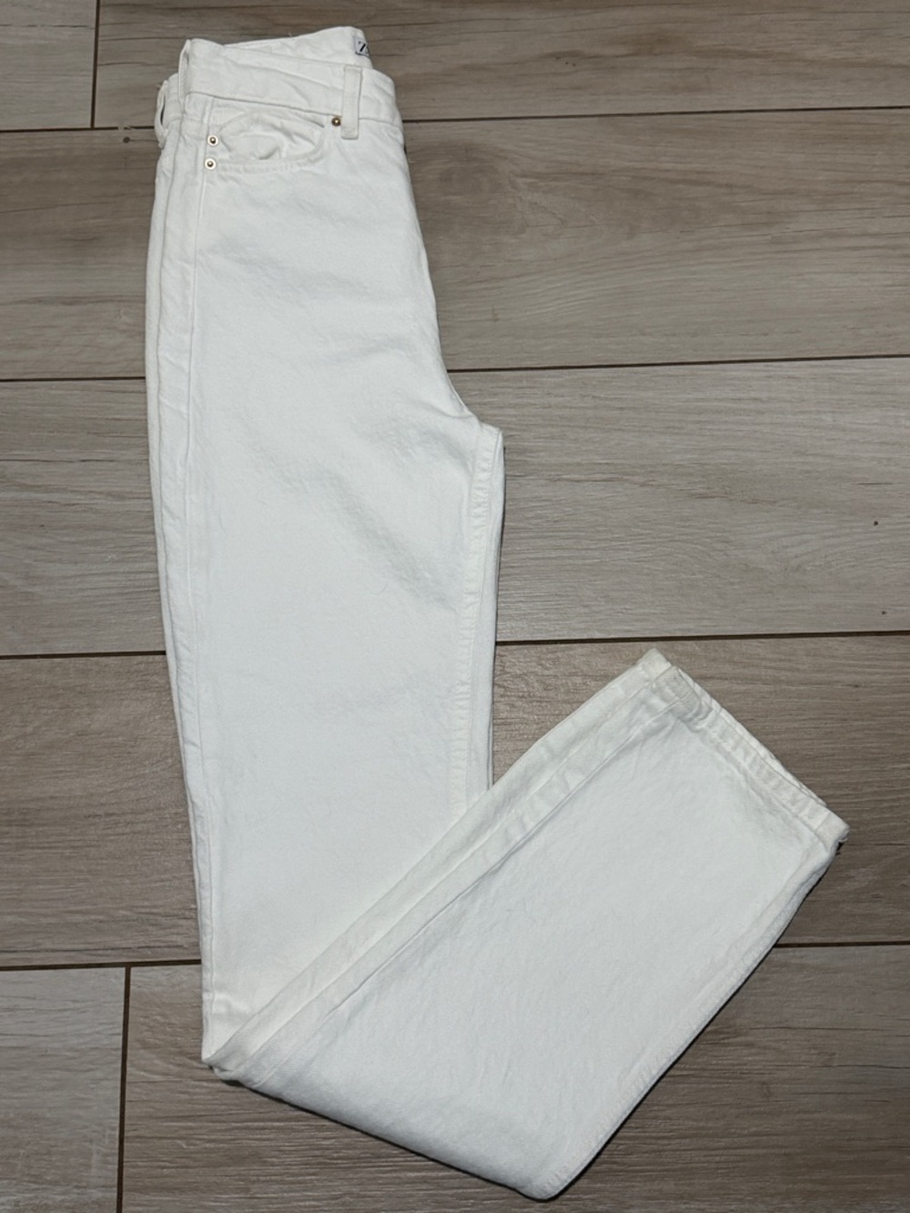 BNWT Zara White High-Rise Women’s Straight Jeans Size 0 - Picture 2 of 7